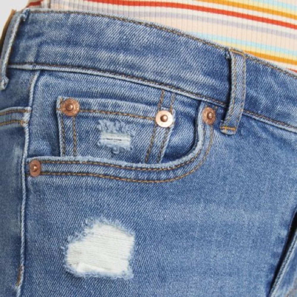 Levi's• Girls' High-Rise Straight Jeans - Medium Wash - Picture 7 of 14